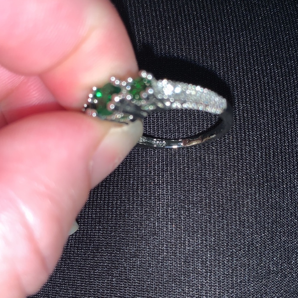 Green ring - Picture 4 of 4